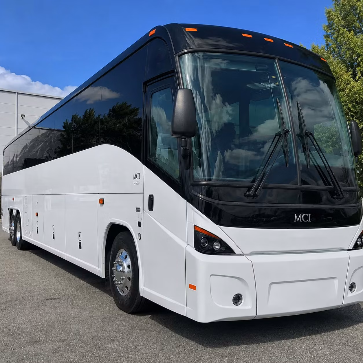 wedding guests flying into charleston need a reliable shuttle from the airport